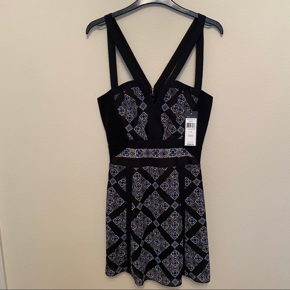 BCBGMaxAzria Dresses & Skirts - BCBG Dress (NWT)